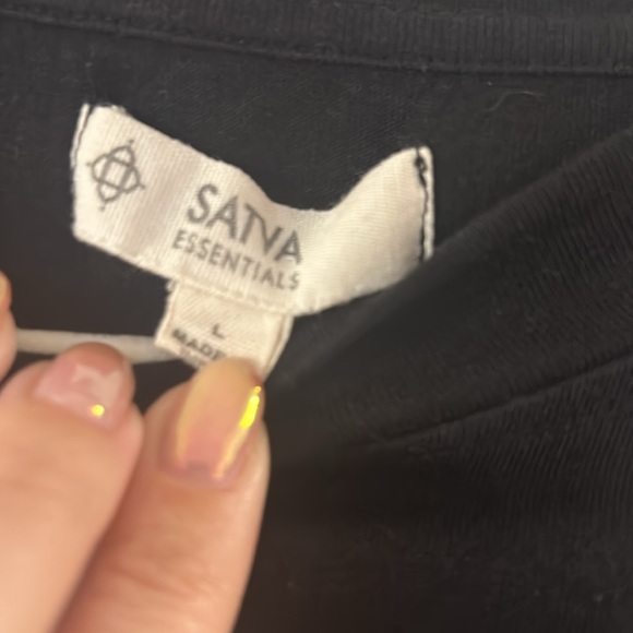 Easy fit sheer sleeve tee - Picture 4 of 5